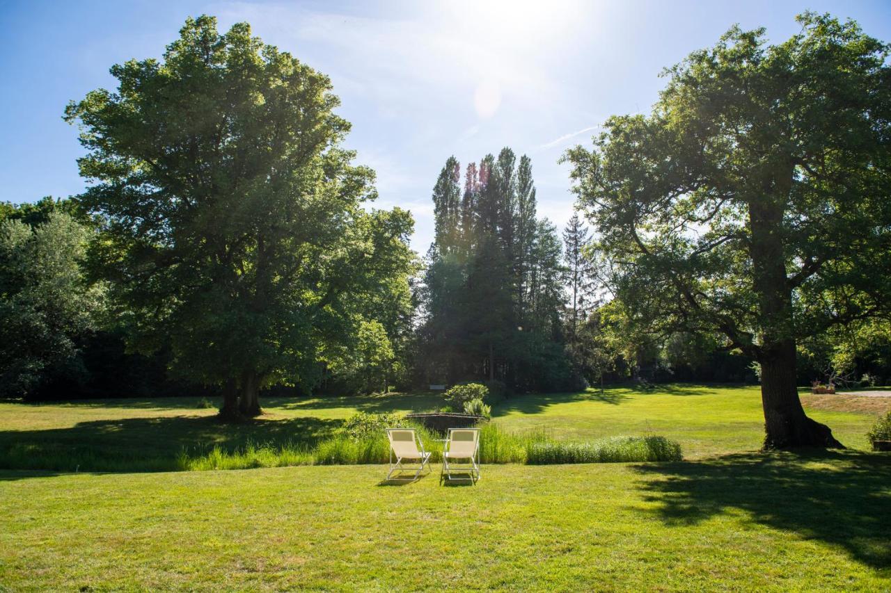 Bed and Breakfast Moulin De Vilgris Clairefontaine-en-Yvelines Exterior foto